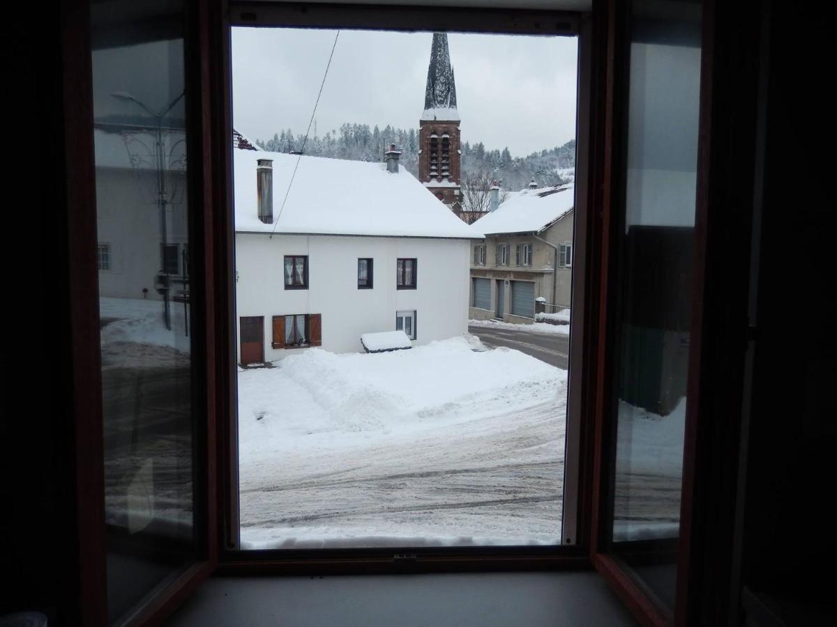 Apartamento Au Pied Du Gazon Saint-Maurice-sur-Moselle Exterior foto